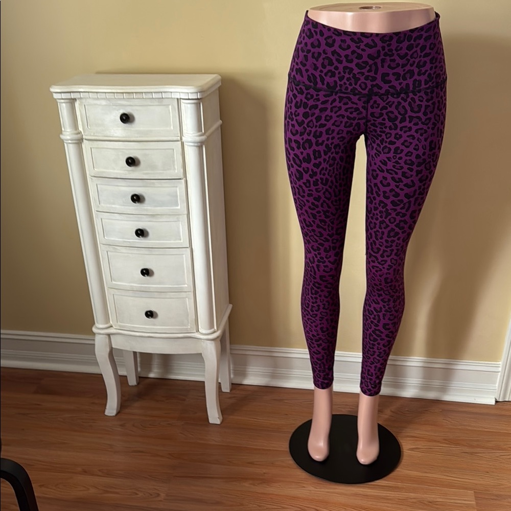 🐆Nike Leopard Print Dri Fit Leggings